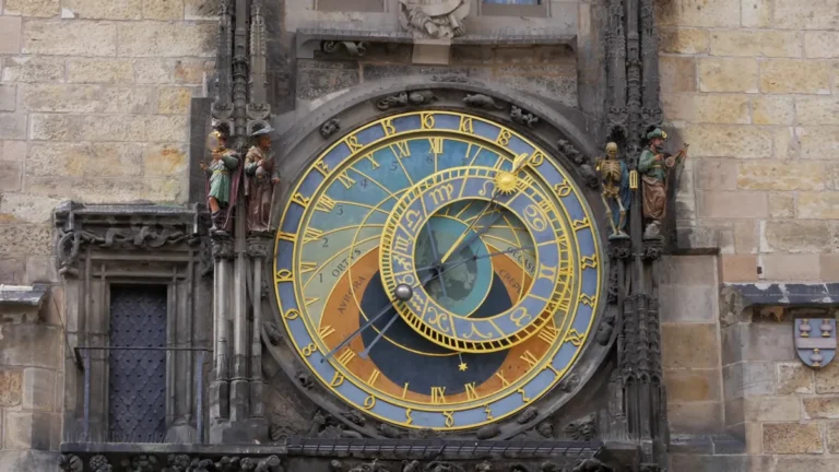Prag Astronomik Saati (Orloj) yakından, Eski Belediye Binası kulesinde