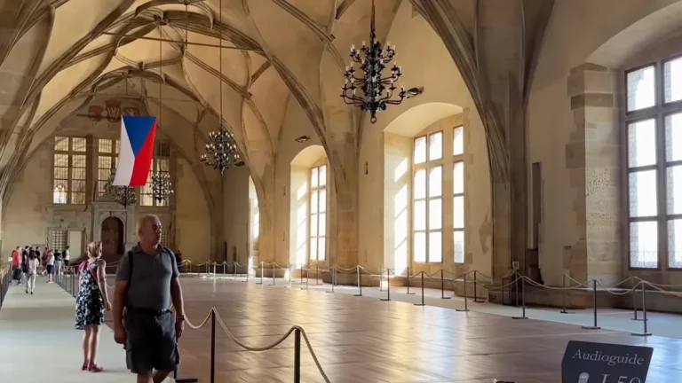 Prag Kalesi Eski Kraliyet Sarayı'ndaki tonozlu Vladislav Salonu