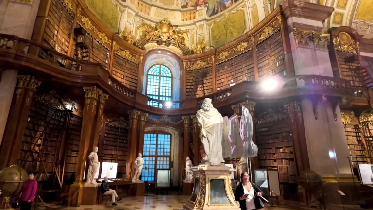 Ulusal Kütüphane'nin barok Prunksaal salonu, Hofburg, Viyana
